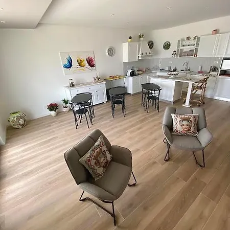 Guest house Due Scale *